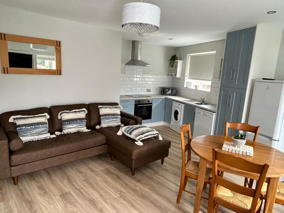 Blue Haven Apartment Moville Bagian luar foto